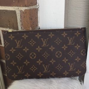 Louis Vuitton Monogram Clutch